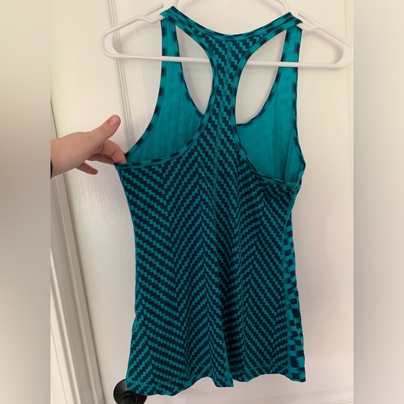 Nike Dri-fit Running Blue Checkered Racerback Tank - Picture 4 of 6